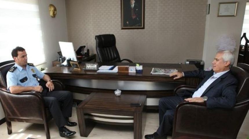 Nil&uuml;fer Belediye Başkanı, Nil&uuml;fer'in Yeni Emniyet M&uuml;d&uuml;r&uuml;n&uuml; Ziyaret Etti