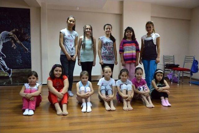 Yaz Okulları Kurslarına 2 Bin &Ouml;ğrenci Devam Ediyor 2