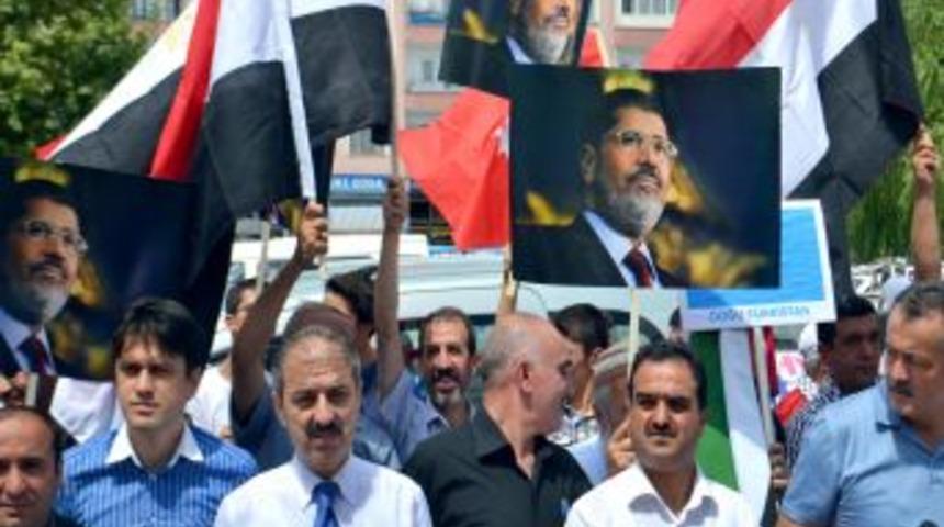 &Ccedil;ankırı'da Mursi'ye Destek Mitingi