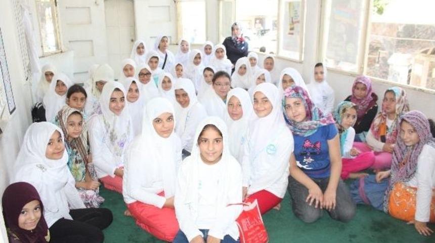 Kız Kur&rsquo;an Kursu&rsquo;ndan Kur&rsquo;an Ve İlahi Ş&ouml;leni