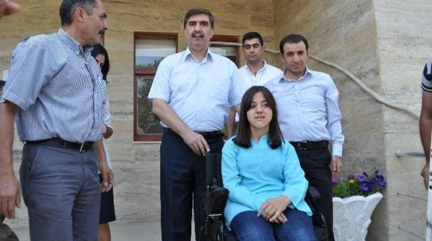 Iğdır Belediyesi&rsquo;nden Engelliye Tekerlekli Sandalye