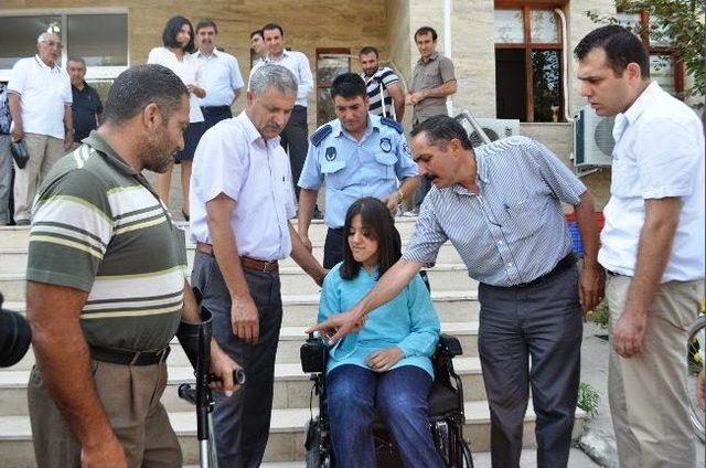 Iğdır Belediyesi&rsquo;nden Engelliye Tekerlekli Sandalye 1