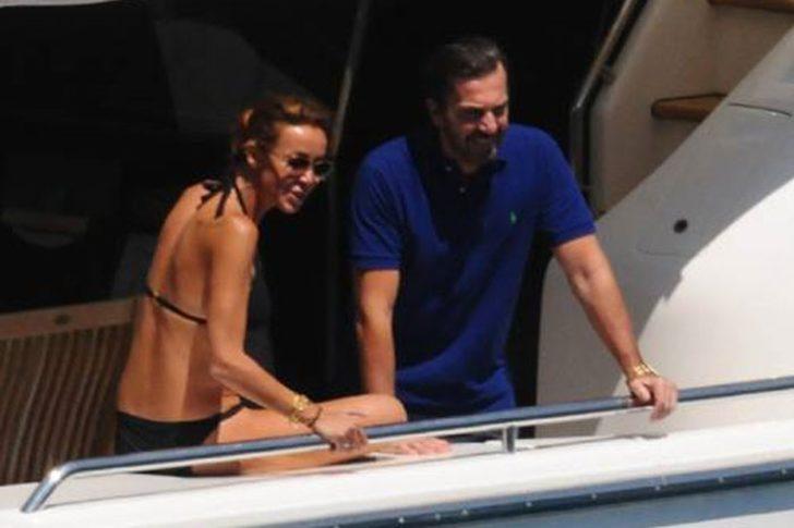 Sevgilisinin ayağını öptü G4