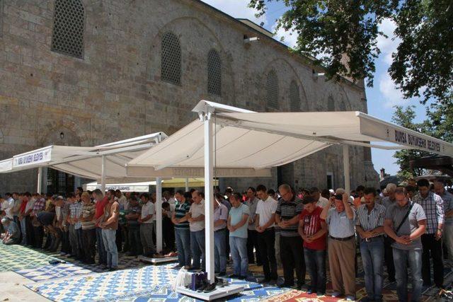 Ulu Camii Ramazan'ın Son Cumasında Doldu Taştı