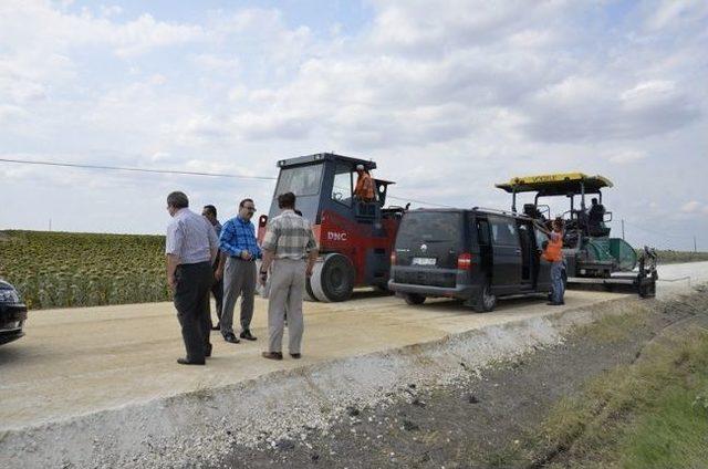 Tekirdağ’da Köy Yollarının Yapımı Devam Ediyor