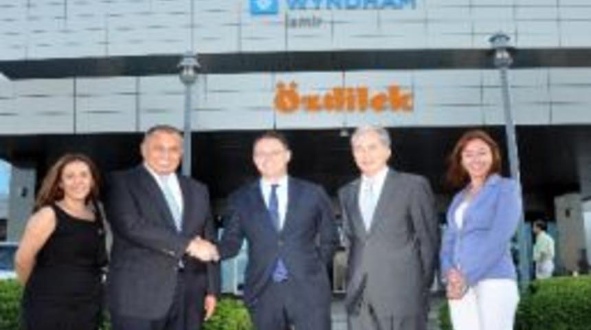 &Ouml;zdilek Holding&rsquo;den Dev Anlaşma