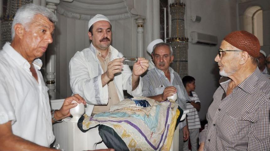 Alanya'da 200 Yıldır Muhafaza Edilen Sakal-ı Şerif'e Yoğun Ilgi