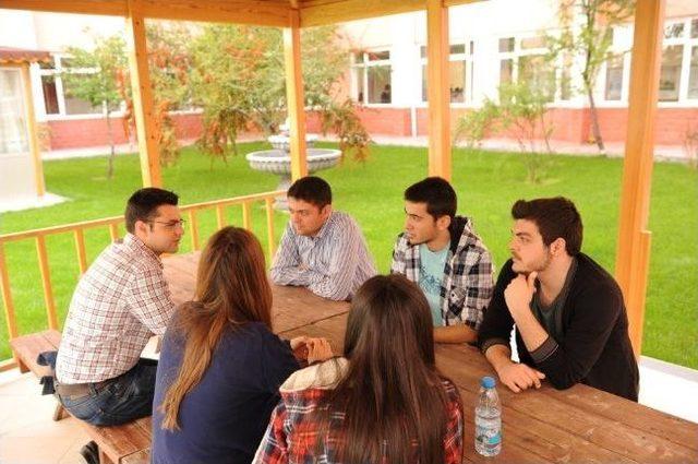 Cb&uuml;&rsquo;de &Ouml;ğrenci Sayısı 40 Bini Ge&ccedil;ti 1