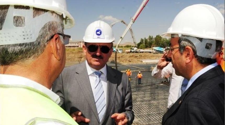 Van&rsquo;da Mimarlık Ve M&uuml;hendislik Fak&uuml;ltesi Binasının Temeli Atıldı