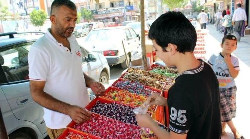 Bayram Şekerleri Tezgahları S&uuml;slemeye Başladı