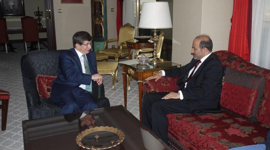 Bakan Davutoğlu, Suriye Ulusal Konseyi Başkanı'yla G&ouml;r&uuml;şt&uuml;
