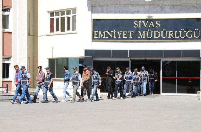 Sivas Ve Elazığ'da Uyuşturucu Operasyonu