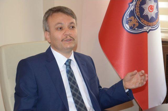 Eskişehir’in Interpolcü Emniyet Müdürü Görevine Başladı