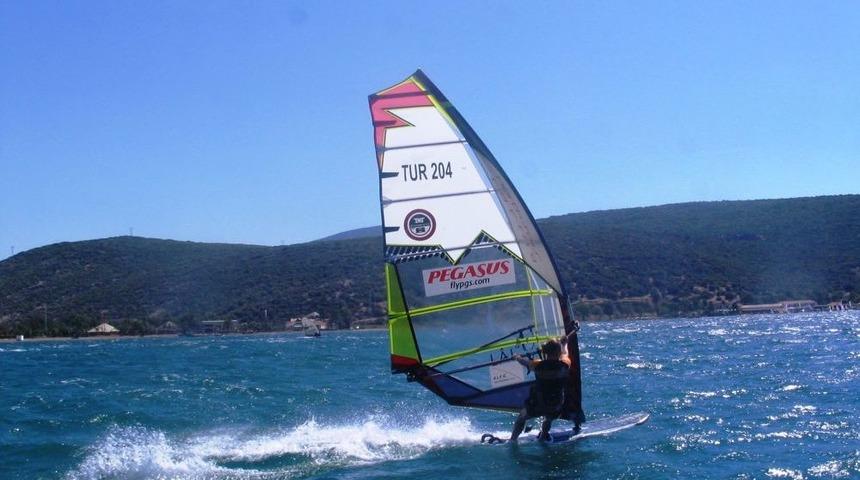 Yelkende Heyecan S&uuml;r&uuml;yor