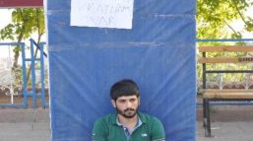 Şırnak'ta Oturan Adam Eylemi