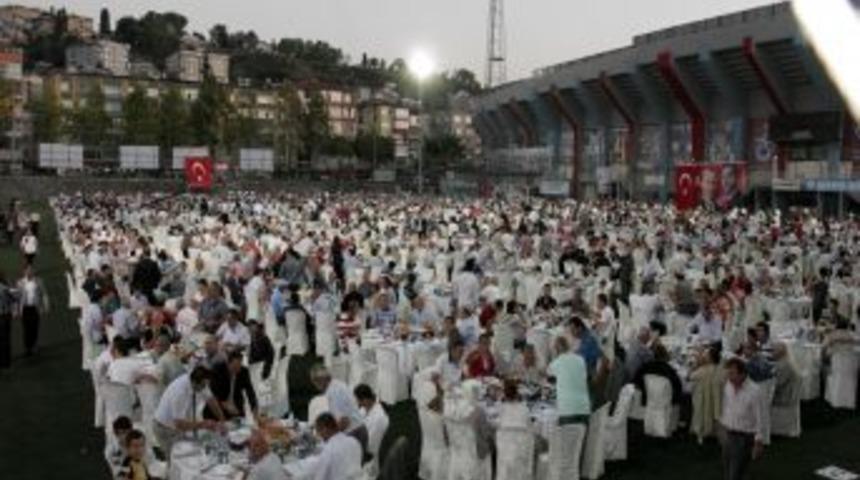 Bakan Bayraktar'dan Hemşehrilerine Iftar