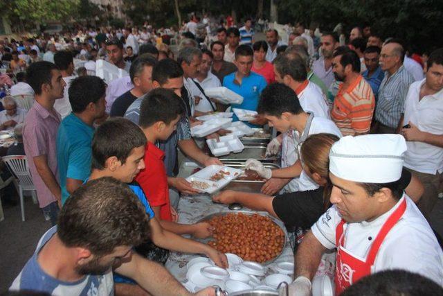 Aday Adayı Selvi’den Iftar Yemeği