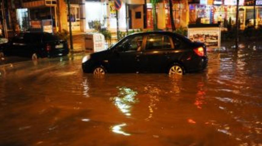 Ani Bastıran Yağmur Samsun'un Atakum Il&ccedil;esinde Etkili Oldu