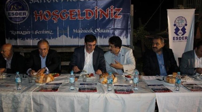 Kalkınma Bakanı Yılmaz, Bağ Evinde Sahur Yaptı
