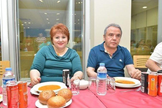 Başkan Böcek Şehit Yakınları Ve Gazilerle İftarda Buluştu 1