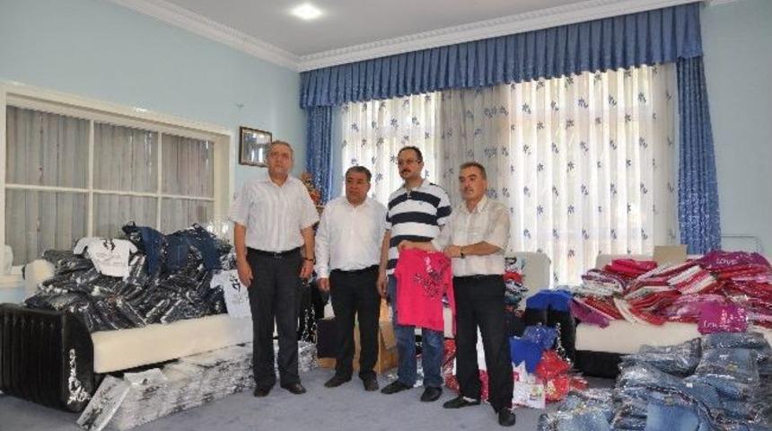 Belediyeden 5 Bin &Ccedil;ocuğa Bayram Hediyesi