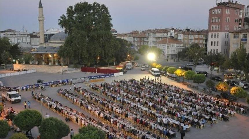 Karaman'da 3 Bin Kişiye İftar