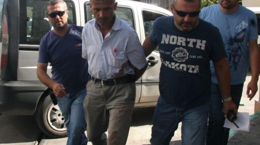 Barışmak İ&ccedil;in Gittiği Eski Eşini Bı&ccedil;akladı, İntihara Kalkıştı
