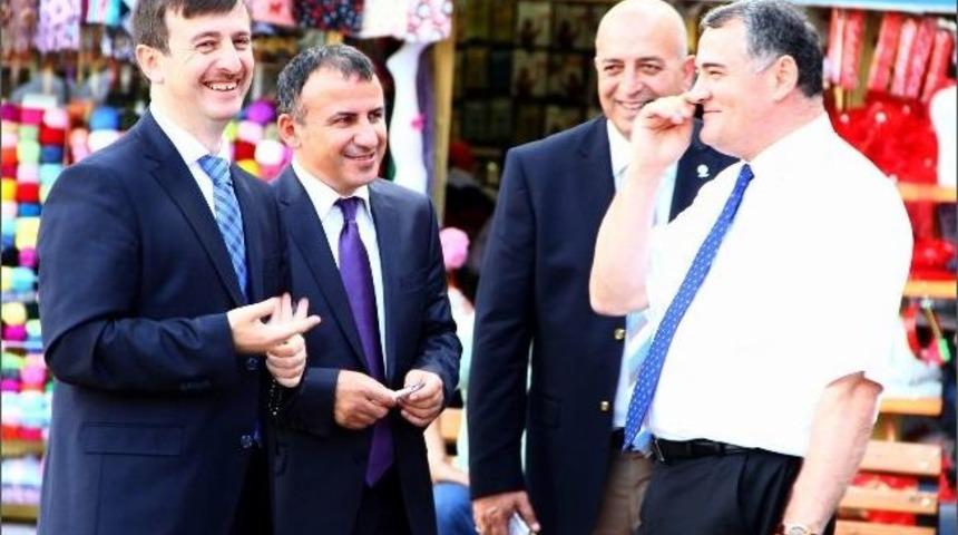 Eski Ve Yeni M&uuml;d&uuml;rler Bir Arada
