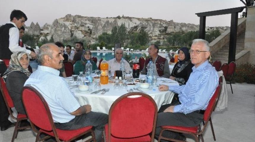 G&ouml;reme Belediye Başkanı Cingil, Belediye Personeli İle İftarda Buluştu