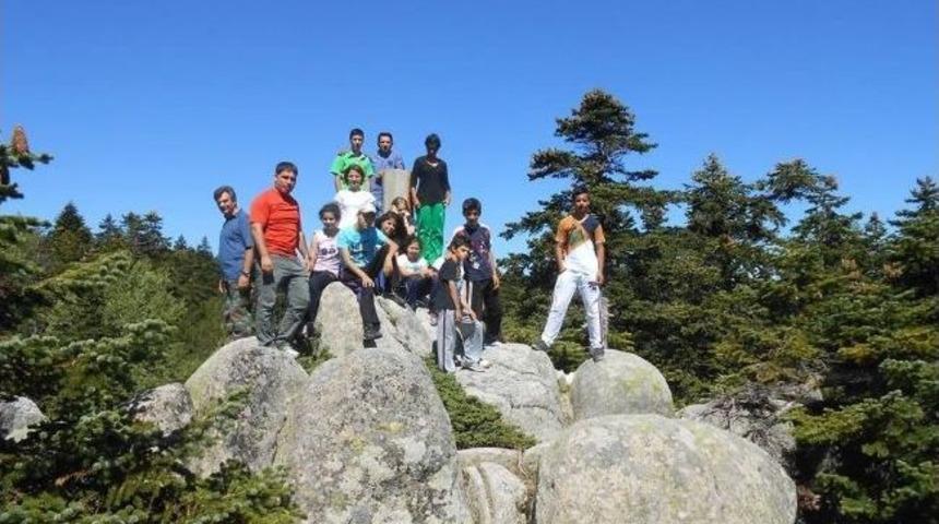 &Ccedil;ocukların Uludağ'da Keyifli Y&uuml;r&uuml;y&uuml;ş&uuml;