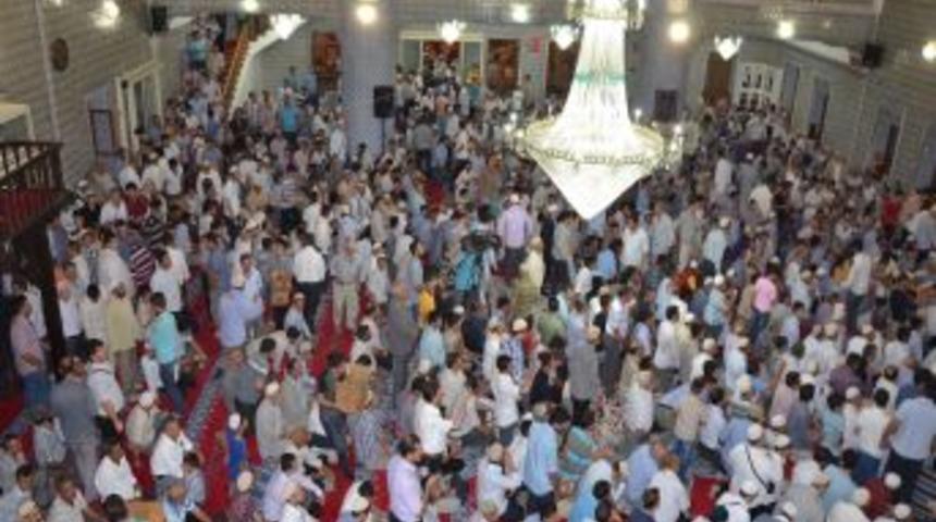 Binlerce Kişi Bediüzzaman Için Okunan Mevlidi Dinledi