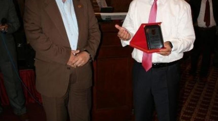 Kkdgc Başkanlığı&rsquo;ndan Sarıkamış Kaymakamına Plaket