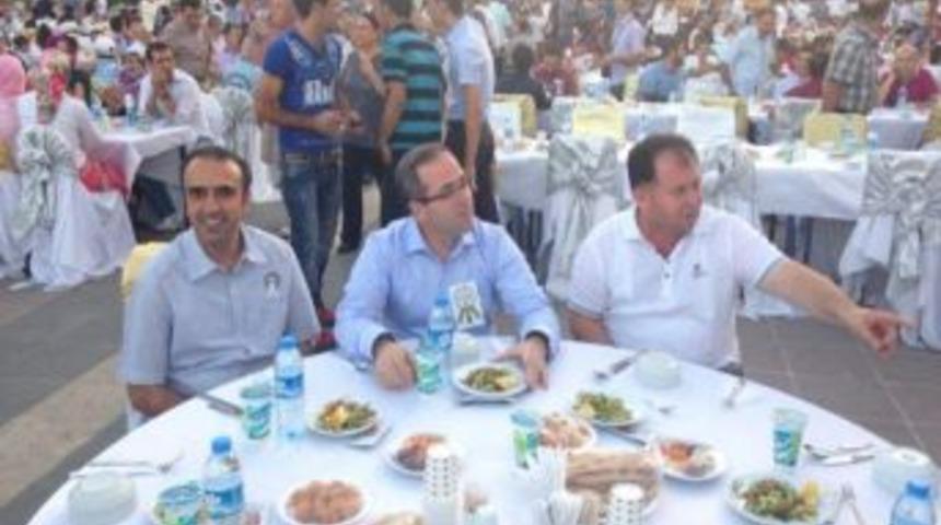 Ak Parti&rsquo;li İ&ccedil;ten, Suriye&rsquo;deki Olayları Değerlendirdi