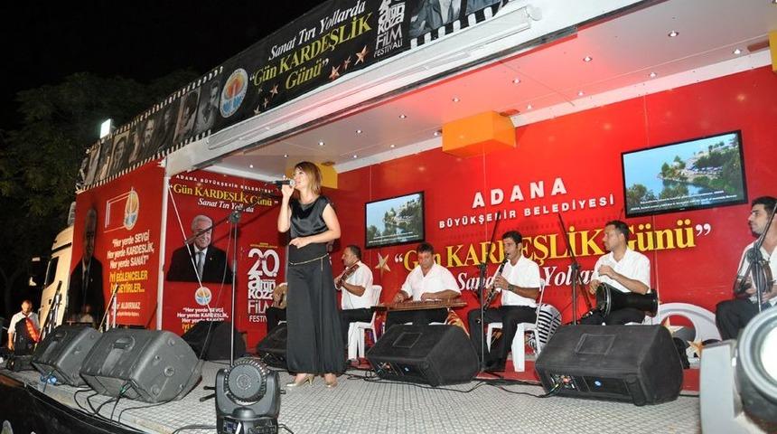 Sanat TIR'ı Akkapı Mahallesi'nde