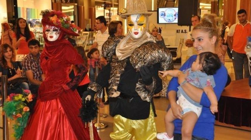 Semazen G&ouml;sterisi B&uuml;y&uuml;ledi