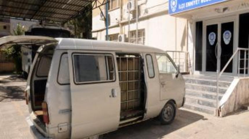 Minib&uuml;s&uuml; Seyyar Akaryakıt Istasyonuna &Ccedil;evirmişler