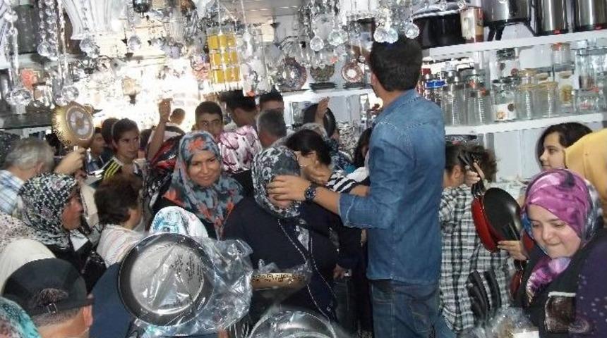 1 Tl&rsquo;lik Tava İzdihamı