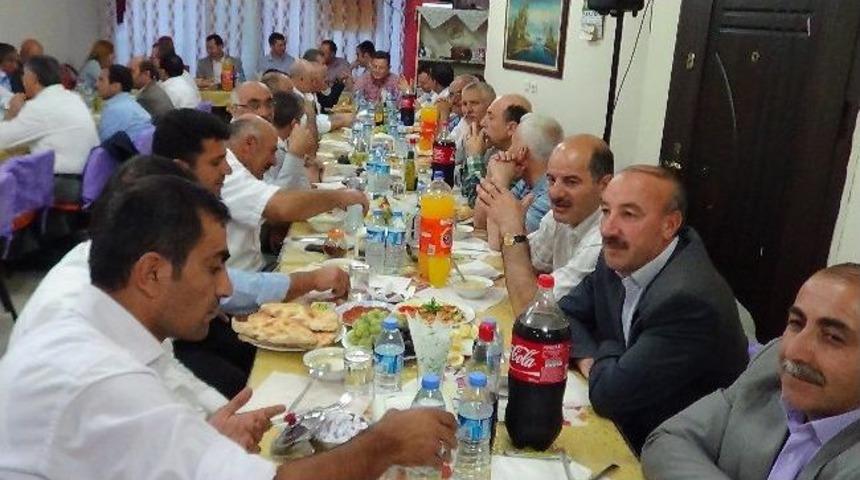 Bulanık Kaymakamı G&ouml;r&uuml;kmez'e Veda Yemeği