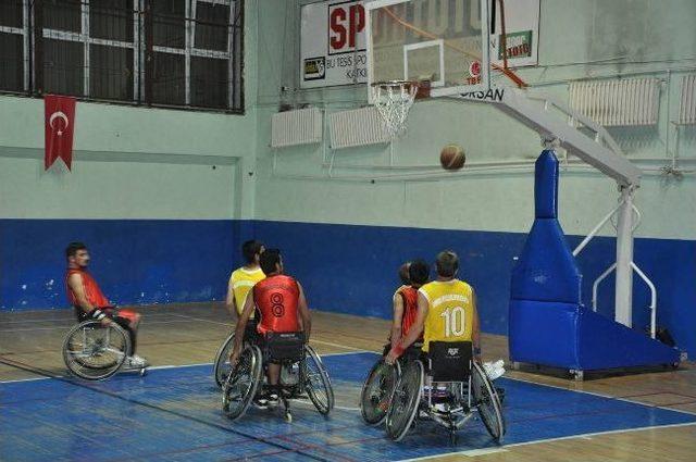 Engellilerden Dostluk Ma&ccedil;ı 1