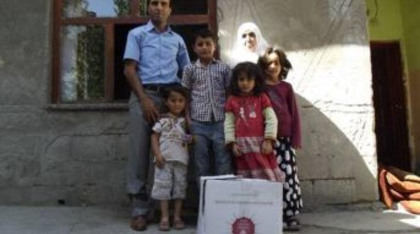 T&uuml;rkiye Diyanet Vakfı &Ccedil;atak Şubesi Fakir Aileleri Sevindirdi