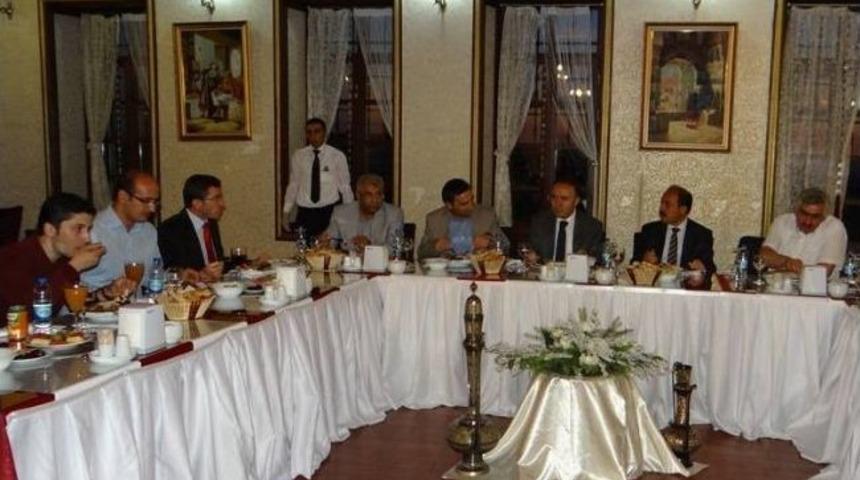 Erzurum Valisi Ahmet Altıparmak Şehirder&rsquo;in İftarında