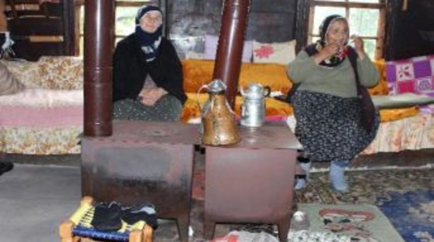 Eltilerin İnadı Aynı Odada İki Soba Kurdurttu