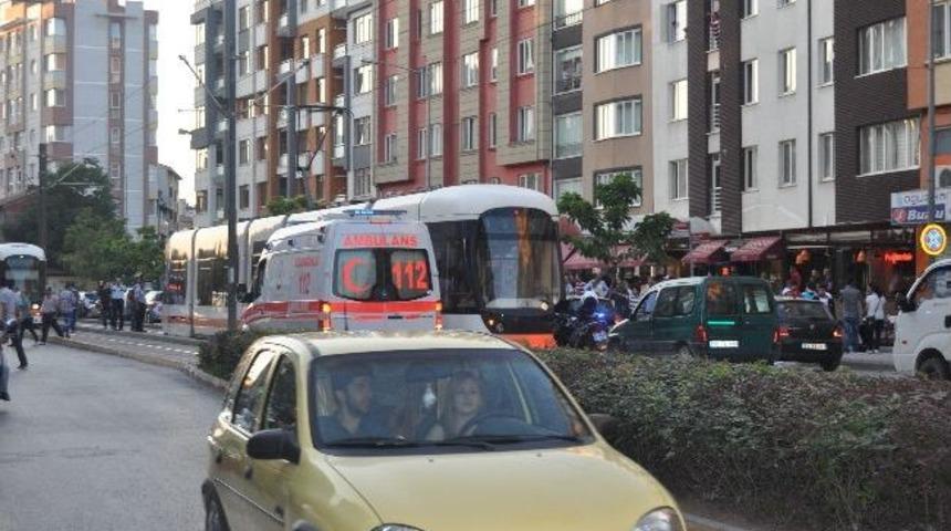 Tramvayın &Ccedil;arptığı &Ccedil;ocuk Ağır Yaralandı