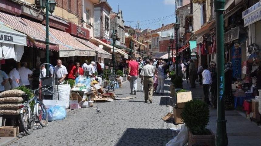 &Ccedil;arşı Pazarda Bayram Bereketi Başladı