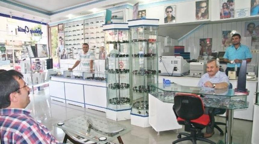 Başkan Uzunkaya İftar &Ouml;ncesi Esnafın Sorunlarını Dinledi