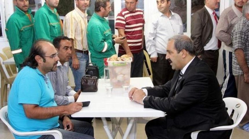 Başkan &Uuml;rg&uuml;p, İftarını İnşaat İş&ccedil;ileriyle Birlikte A&ccedil;tı