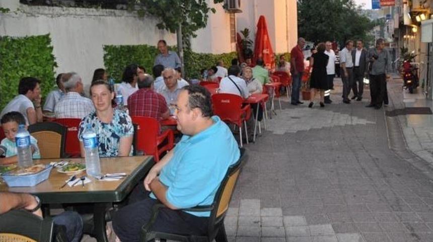 Sağlık&ccedil;ılar İftarda Buluştu