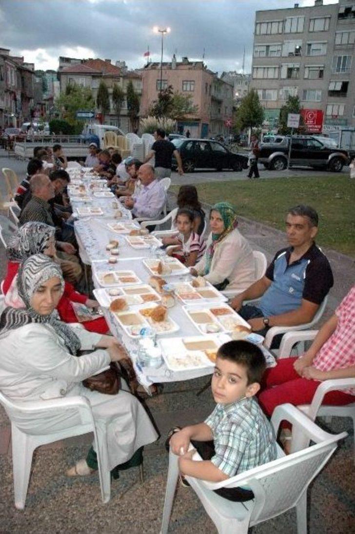 Büyük Birlik Partisi'nden "halk Sofrası" G4