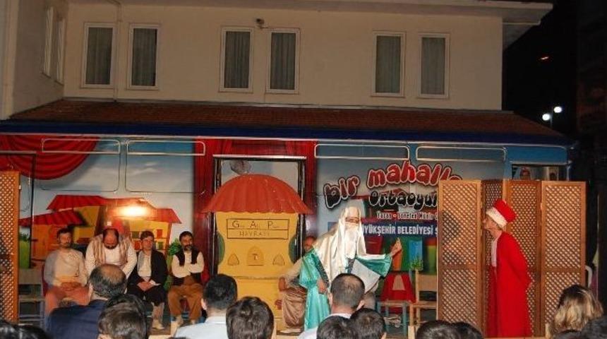 Harmancık'ta Tiyatro Coşkusu