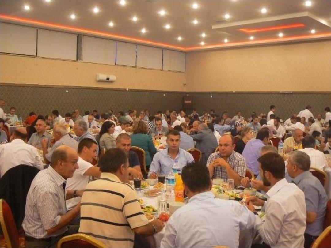 Boz&uuml;y&uuml;k Tso İftar Yemeği Verdi